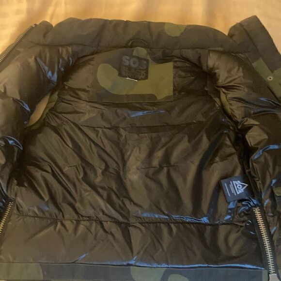 SOS Black Snow Woman’s Goose Down Puffer Ski Vest in Camouflage Print. Size XS. - Picture 8 of 11